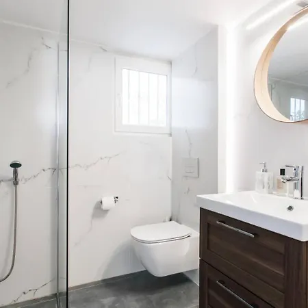 Apartment 2 Level Beachfront Luxury By The Olon Athens
