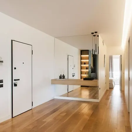2 Level Beachfront Luxury By The Olon Apartment *
