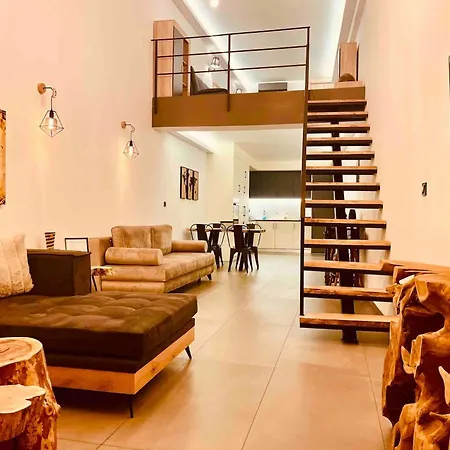 Loft -nomad Friendly # Superhost Hub# *