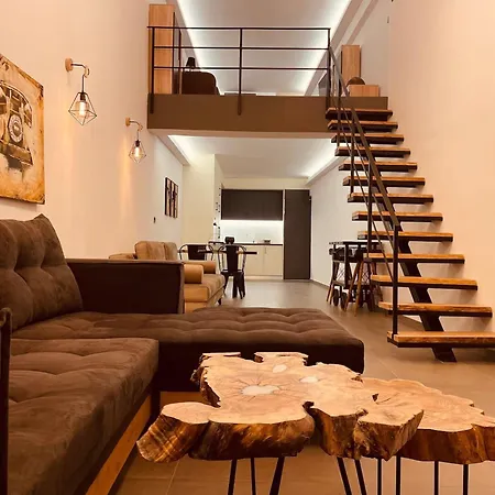 Loft -nomad Friendly # Superhost Hub# *