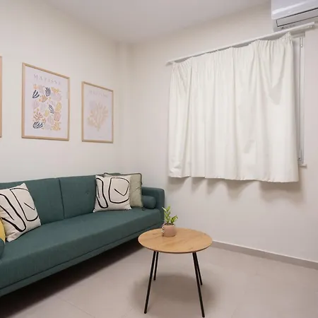 Quiet Studio In The Heart Of Athens