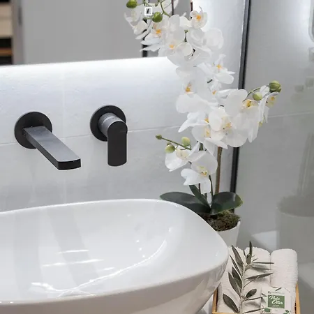 Athena's Lemon Grove Glyfada Apartment *