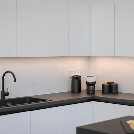Athena's Lemon Grove Glyfada Apartment