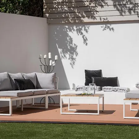 Athena's Lemon Grove Glyfada