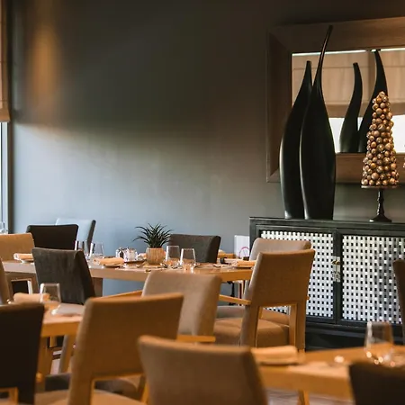 Divani Caravel Hotel