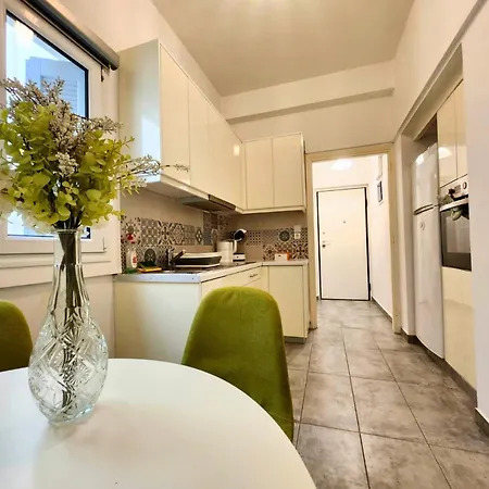 Apartment Cozy For 4 In Kolonaki, Lycabettus