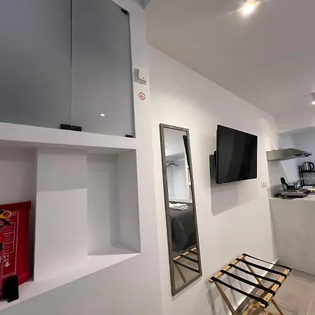 Elegant Near Megaro Metro * Athen