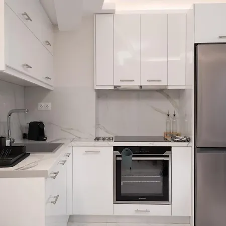 Villa Modern 2bdr On Riviera Athene
