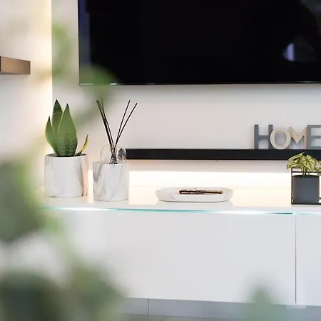 Modern 2bdr On Riviera Athene