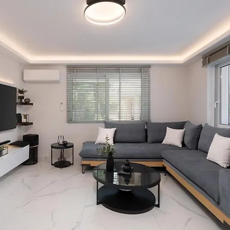 Villa Modern 2bdr On Riviera Athene