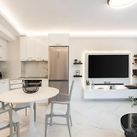 Modern 2bdr On Riviera Athene