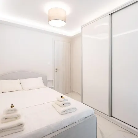 Modern 2bdr On Riviera * Athene