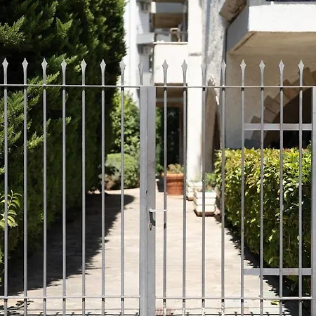 Modern 2bdr On Riviera Athene