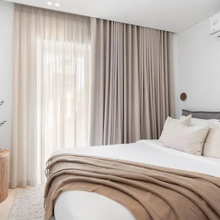 2-bdr Sv Elegance Luxury With Shared Pool Apartment *