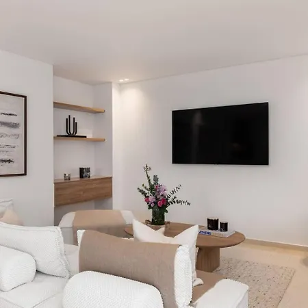 2-bdr Sv Elegance Luxury With Shared Pool *