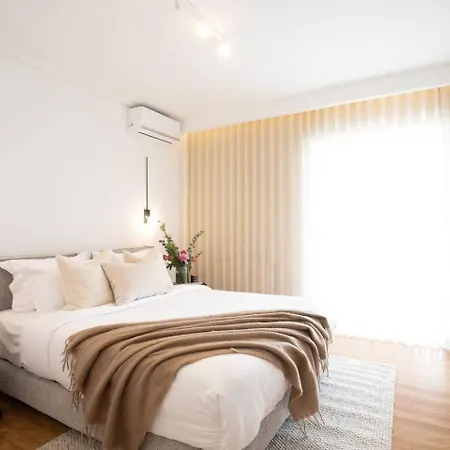 Apartment 2-bdr Sv Elegance Luxury With Shared Pool Athens