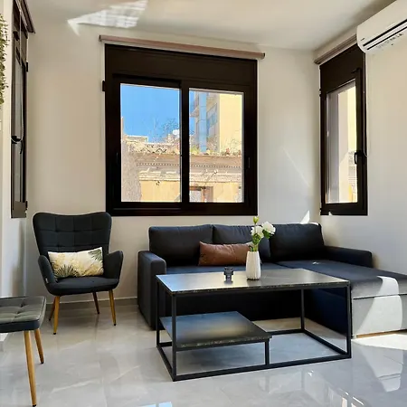 Apartment Spacious Near Akropolis By Kozy Koala *