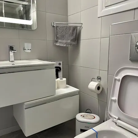Kypseli Contemporary Comfort For 6