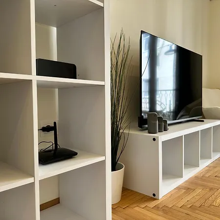 Kypseli Contemporary Comfort For 6 * Athens