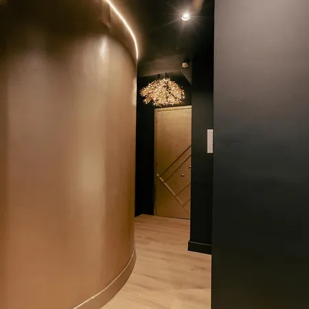 Apartment Black & Gold Tsakalof 17 By Zeussuites Athens