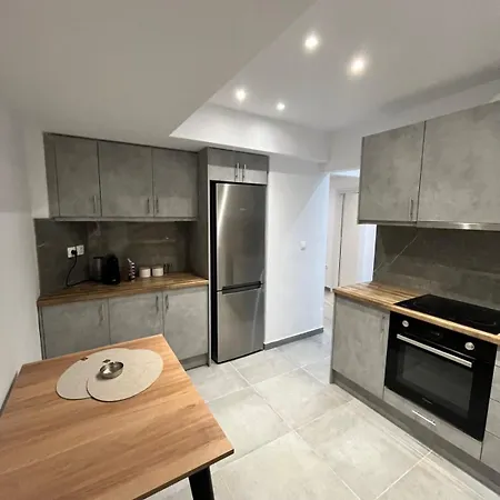 Pet Friendly 2 Apartment Athens