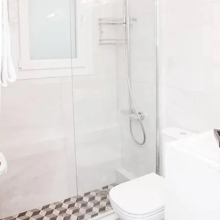 Fully Renovated, Modern Beauty In Athens! Athens
