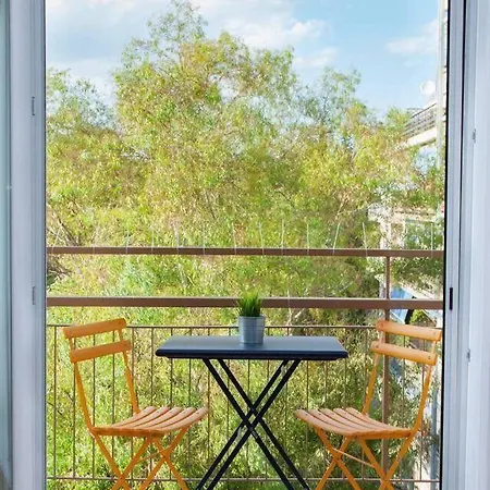 Fully Renovated, Modern Beauty In Athens! Apartment *