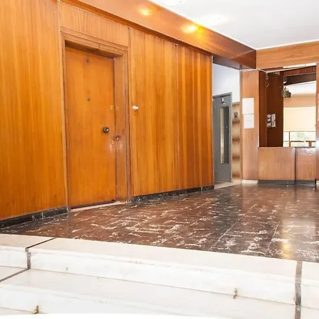 Fully Renovated, Modern Beauty In Athens! Apartment Athens