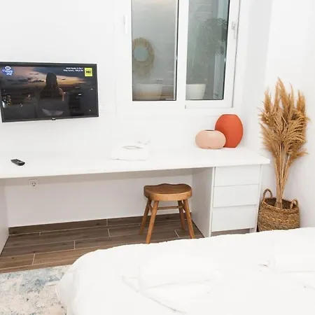 Comfortable 2 Bd Near Sintagma Square Apartment
