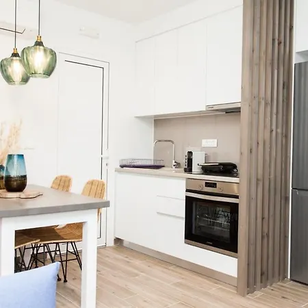 Comfortable 2 Bd Near Sintagma Square Apartment Athens