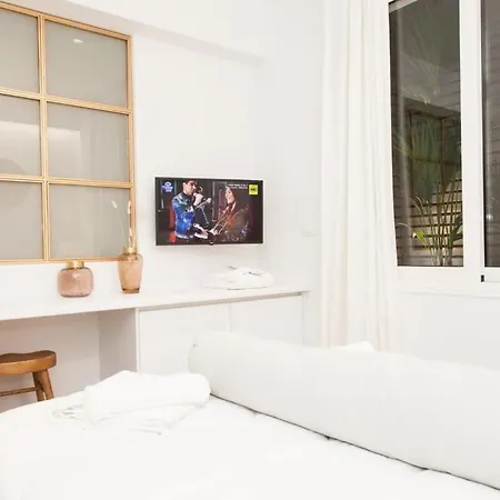 Comfortable 2 Bd Near Sintagma Square