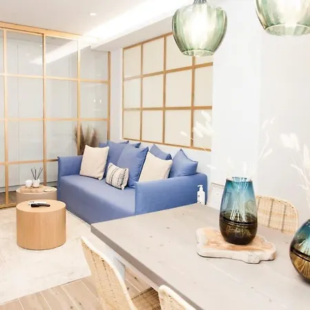Comfortable 2 Bd Near Sintagma Square Apartment Athens