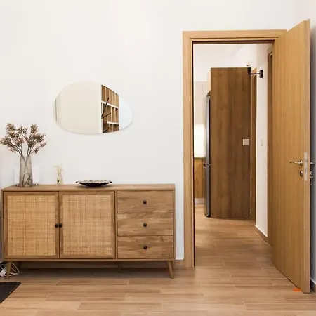 Beautiful New In Petralona Apartment *