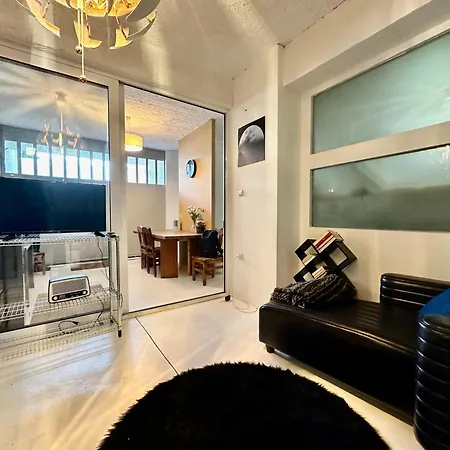 A Bright Art House With Parking Near Oaka For A Short * Athens
