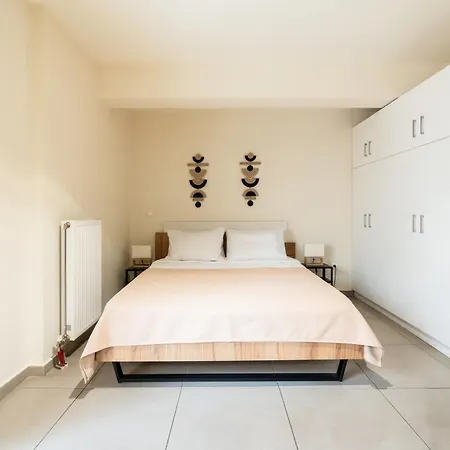 Elysee 3 Apartment *