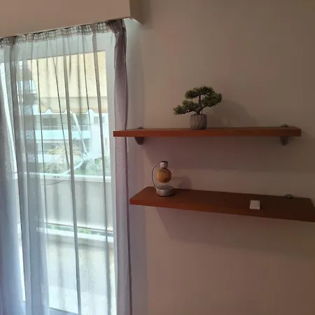 Family Flat For 4 Next To The Flisvos Marina *