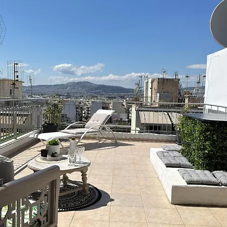 Apartment Small Oasis-ueber Den Daechern Von Athens
