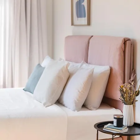 Monastiraki Living Flats By Upstreet