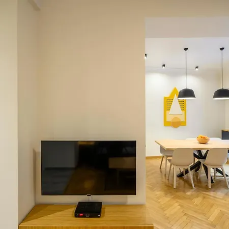 Plaka Premier - Steps From Acropolis Museum And Metro Apartment *