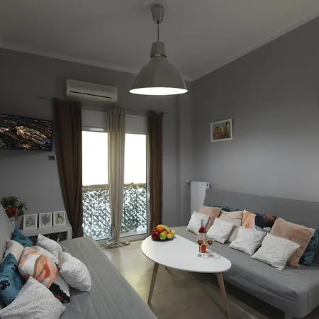 Comfortable Opposite Acropolis Apartment Athens