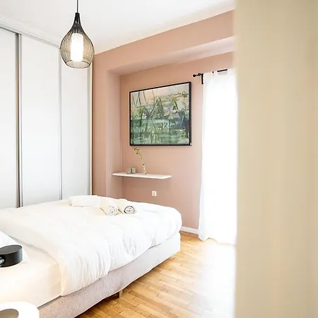 Appartamento Spacious 2-bedroom Retreat In The Heart Of Atene