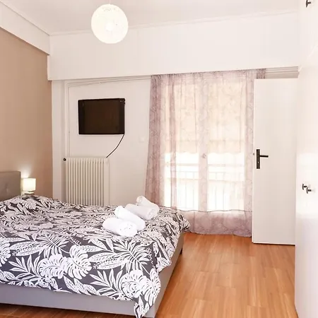 Sunny Penthouse For Balcony Lovers 아파트