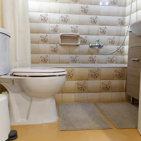 Sunny Penthouse For Balcony Lovers 아파트