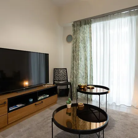 Tropicana Apartment