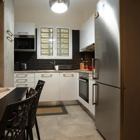 Tropicana Apartment