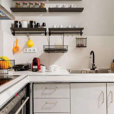The Omonoia Modern, 3bd * Atenas