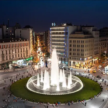 Apartamento The Omonoia Modern, 3bd Atenas