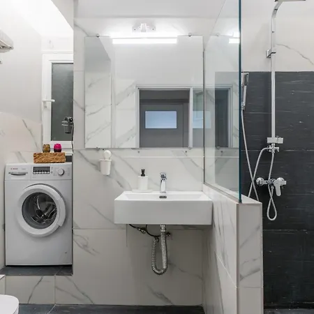 The Omonoia Modern, 3bd