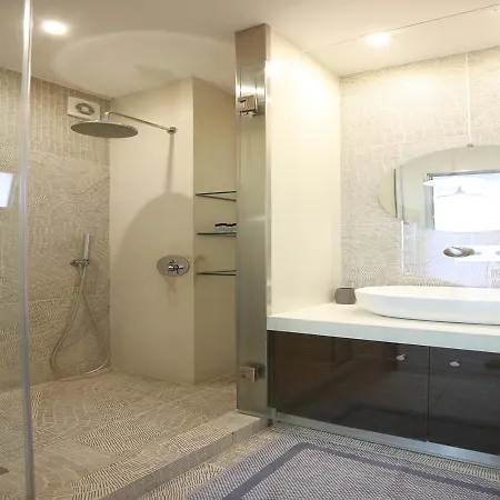 Emily In - Chic Flat With Terrace Syntagma E1 Apartment *