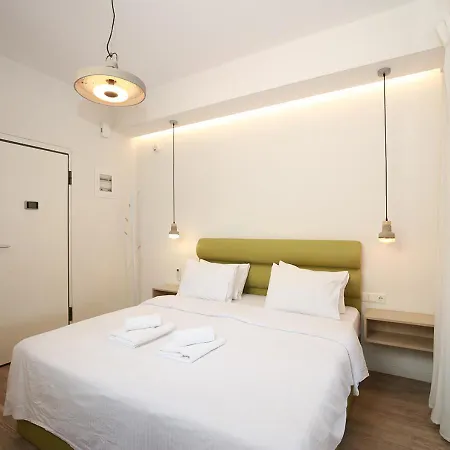 Emily In - Chic Flat With Terrace Syntagma E1 *